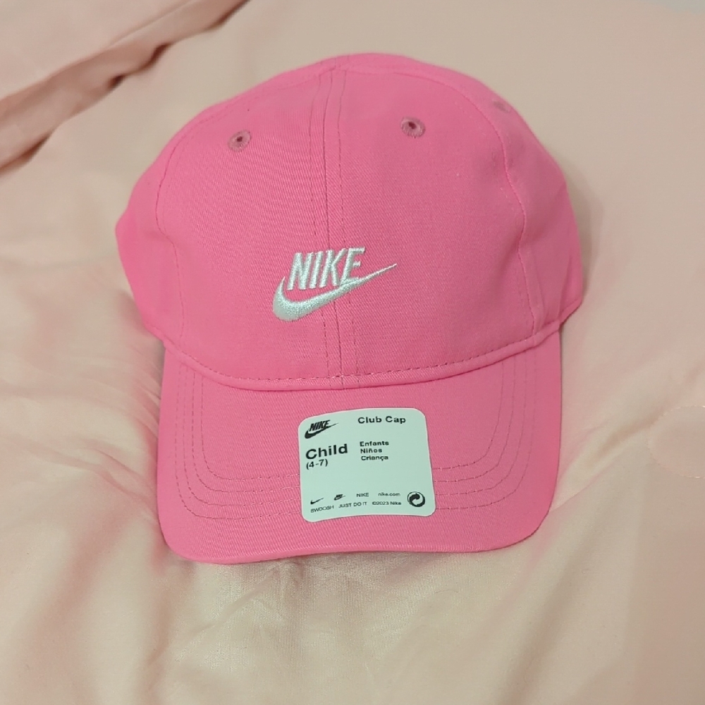 Nike Vibrant Pink Cap Child 4-7 Years Old